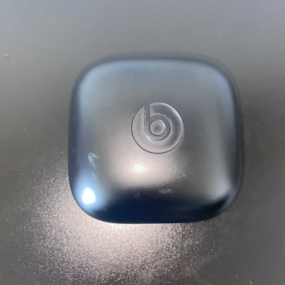 Beats head phone (case)